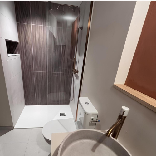 Rénovation de salle de bains moderne à Sallèles d'Aude – SLZ Rénovation<br />
